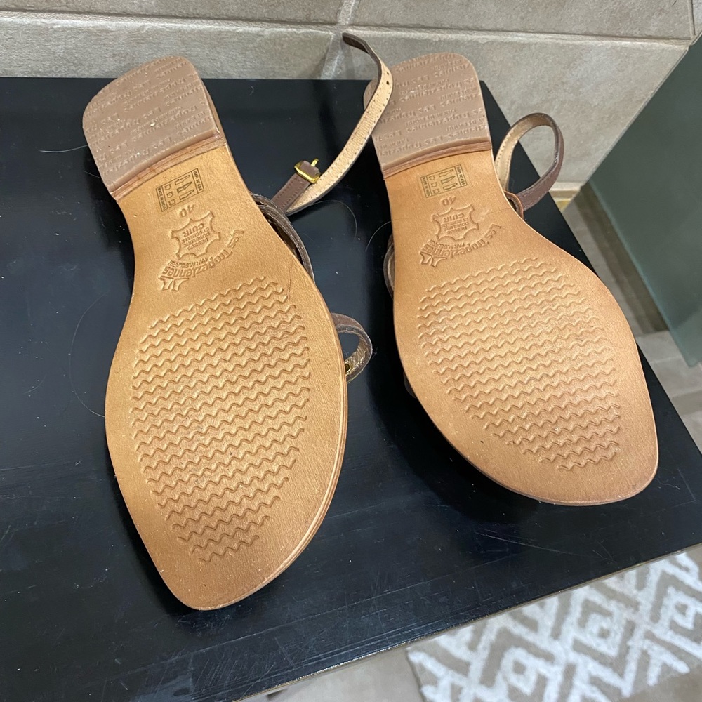 Multi color flat sandals. - Picture 2 of 3